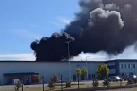 OGROMAN POŽAR U FABRICI U APATINU: Dim se osetio čak u Somboru! (VIDEO)