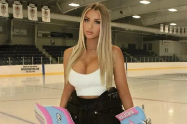 BIVŠA HOKEJAŠICA PONOVO ODUŠEVILA FANOVE: Zbog nje se i led topio - vrela kao avgustovsko sunce! (FOTO GALERIJA)