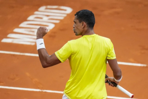 BRAZILSKA SENZACIJA NASTAVLJA DA MELJE U MADRIDU: Nakon što je eliminisao srpskog tenisera, 118. igrač na ATP listi isprašio i velikog favorita!