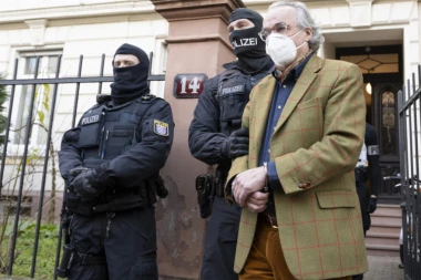 POČINJE SUĐENJE DECENIJE U NEMAČKOJ: Ostareli princ planirao državni udar i svrgavanje Šolca (VIDEO)