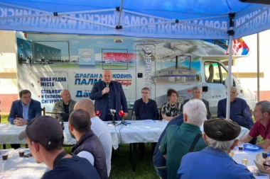 PALMA KRENUO U KAMPANJU ZA LOKALNE IZBORE U JAGODINI RAZGOVOROM SA MEŠTANIMA BELICE , ŠANTAROVCA, BUNARA: Mi nismo lideri, mi smo servis svih građana Jagodine i Srbije