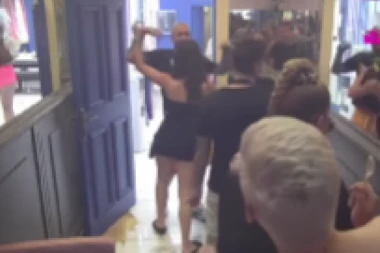 MIONA NASRNULA NA ŠA, PA GA ISCEPALA! Stravična scena u Šimanovcima, preljubnici POPUSTILE KOČNICE! (VIDEO)