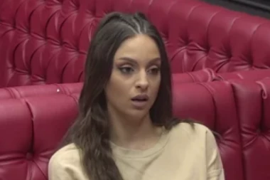 MIONA PRIPREMILA TEREN ZA RASKID! Spremna da ga ŠUTNE, pa dijagnostikovala njegovu ŠIFRU!