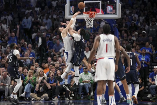 NIJE IM POMOGAO NI SJAJNI DONČIĆ: Tripl-dabl nedovoljan za trijumf - sledi drama u duelu Dalasa i LA Klipersa!