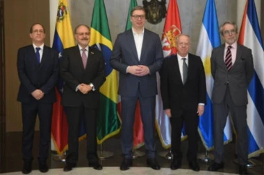 RAZGOVOR O POSLEDICAMA USVAJANJA REZOLUCIJE PO STABILNOST REGIONA! Predsednik Vučić sa ambasadorima južnoameričkih zemalja (FOTO)