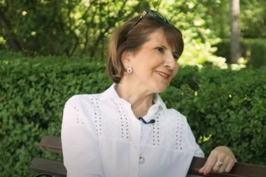 ŽENA HEROJ SPASILA ŽIVOTE HILJADAMA NOVOSAĐANA! Prof. dr Vesna Turkulov (VIDEO)