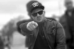 UBIJEN NAŠ POZNATI REPER! Aleksandra upucao Albanac ispred restorana, svedok zločina tada otkrio: Pucao mu je u srce, pa seo pored njega! (VIDEO)