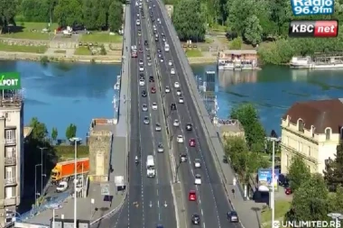 BEOGRAĐANI VEĆ PRAZNUJU, ULICE PUSTE! Gužve samo u OVIM delovima prestonice (FOTO)