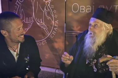NIKOLA ROKVIĆ SE OGLASIO IZ LESKOVCA: Otac Simeon ga dočekao, a sve je oduševio OVAJ detalj! (FOTO)
