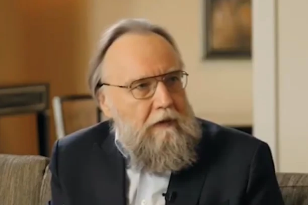 "PUTIN JE TRADICIONALNI LIDER" Dugin u intervjuu Takeru Karlsonu objasnio razloge rusofobije na Zapadu (VIDEO)