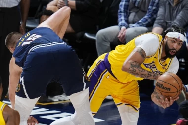 KAKO VAS NIJE SRAMOTA: Trener Denvera izneo frapantan podatak - Nikola Jokić je u nemilosti sudija!