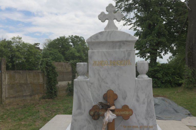 Grob Bate Živojinovića