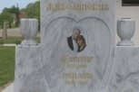 BATA I LULA ZAUVEK U SRCU: Na spomeniku od belog mermera uklesana PORUKA LJUBAVI! Ovaj trenutak se čekao GODINAMA! (FOTO+VIDEO)