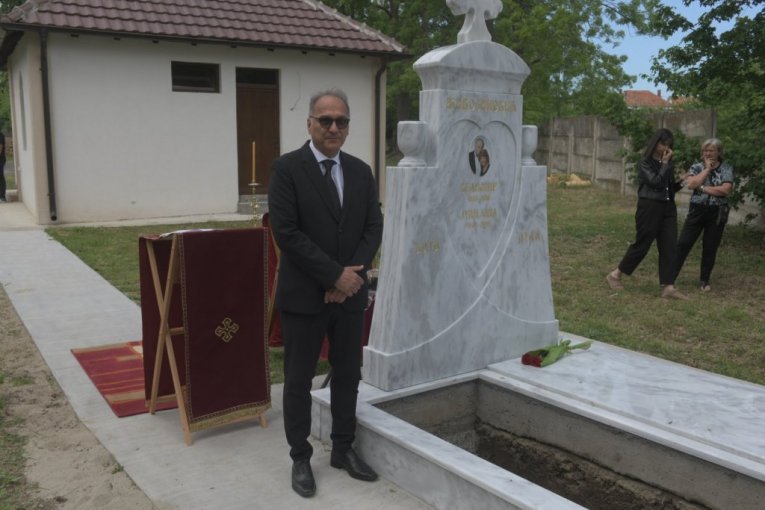 Bata i Lula počivaju u Koraćici