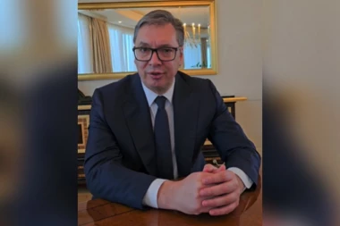 "ISTINA ĆE POBEDITI" Vučić se obratio građanima: Organizovali su čitave fabrike laži protiv Srbije (VIDEO)