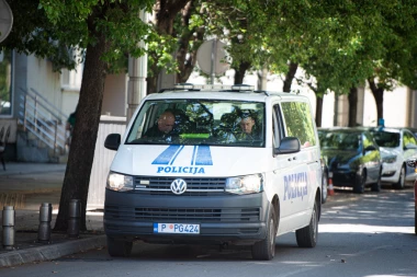 SRBIN BLIZAK KRIMINALNOJ GRUPI LOCIRAN U CRNOJ GORI! Ilegalno ušao i boravio na plaži u Herceg Novom: U Srbiji osuđivan za TEŠKA krivična dela!