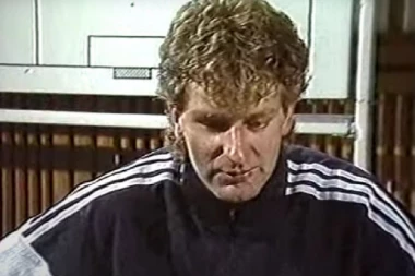 ŽIVOT PIŠE ROMANE: Slavni nemački golman na ivici egzistencije - svaki dan je borba za goli život! (VIDEO)