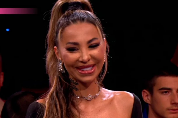 PRE BI STANISLAVU RODILA DETE, NEGO JANJUŠU: Žestoki udarac na Aneli Ahmić iz spoljnog sveta!