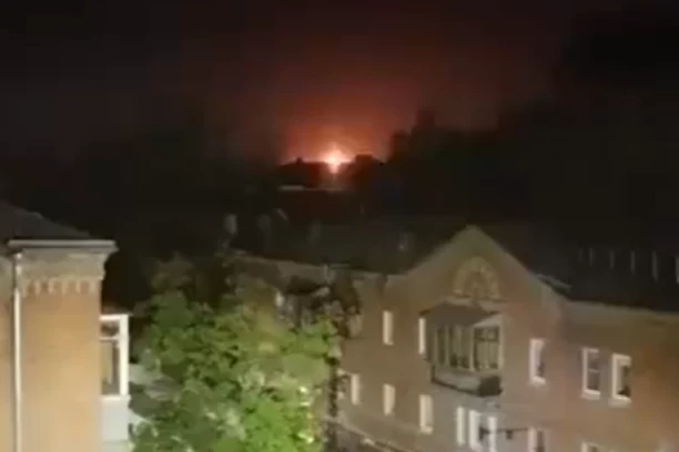 UKRAJINCI UDARILI PO RUSKOJ TERITORIJI: Gori rafinerija Rosnjefta, jedna od najznačajnijih u zemlji (VIDEO)