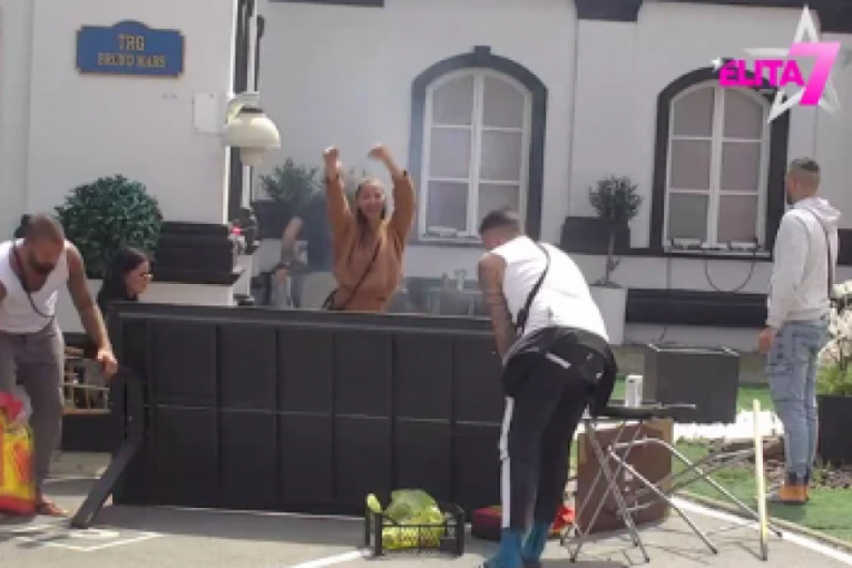 Učesnici Elite proslavljaju Prvi maj