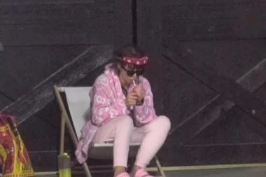 MILJANA PROTESTUJE NA KAPIJI: Pokušava da UCENI produkciju, želi da hitno NAPUSTI rijaliti!