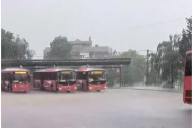 NEVREME U SRBIJI: Pogledajte snimak kako je grad potopio Lazarevac i Kruševac!