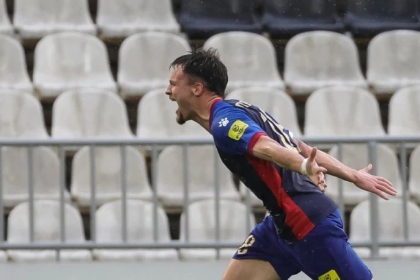 POGLEDAJTE KAKO JE BIVŠI IGRAČ ZVEZDE PRESUDIO PARTIZANU U HUMSKOJ: "BOMBA" Njegoša Petrovića u 94. minutu (VIDEO)