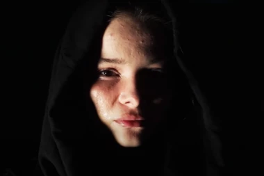 SRPSKA HEROINA! Samohrana majka 11 mališana napisala još jednu pesmu povodom Vaskrsa!