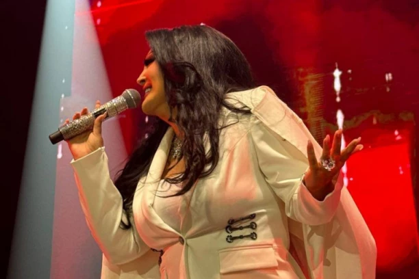 "NEKI SU SE I VENČALI ZBOG..." Emotivno obraćanje Dragane Mirković na koncertu u Zagrebu, otkrila ŠOK ISTINU u jeku razvoda sa Tonijem!