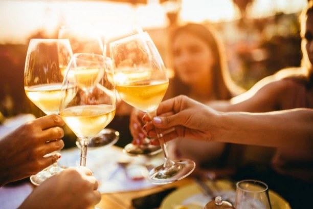 VELIKA PROMENA: Saudijska Arabija će od naredne godine dozvoliti prodaju ALKOHOLA
