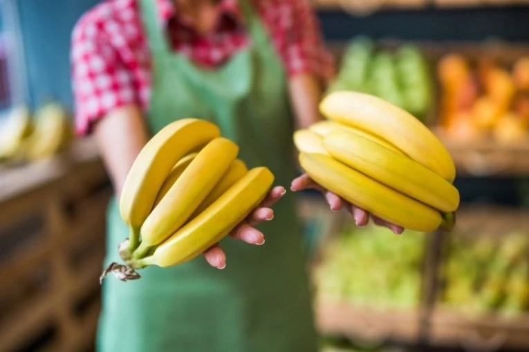 MOGU DA IZAZOVU BOL U STOMAKU I NADIMANJE: Ko nikako ne sme da jede banane?