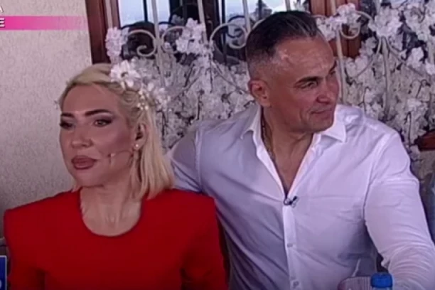 SKANDAL UŽIVO NA PINKU! Dečko Jovane Jeremić na Vaskrs čestitao BOŽIĆ, voditeljka u programu HITNO reagovala! (VIDEO)