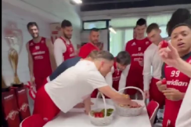 KOŠARKAŠI CRVENE ZVEZDE PROSLAVILI VASKRS: Trener Sferopulos održao govor! (VIDEO)