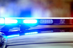 UKRAO AUTOMOBIL, KRENUO DA BEŽI, PUCAO NA POLICIJU, PA HTEO DA SE UBIJE! Evo šta se dešava s muškarcem koji je pre dva dana izazvao haos u Novom Sadu!