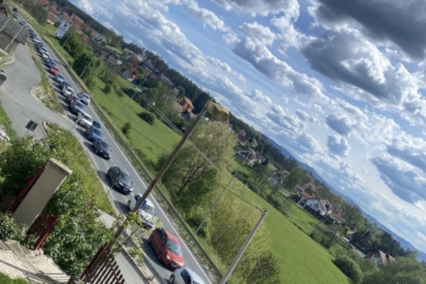 OGROMNE GUŽVE NA MAGISTRALNOM PUTU ZLATIBOR - ČAČAK: Formirana kilometarska kolona vozila (FOTO)