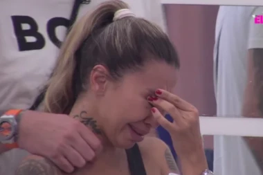 MAJKA ANELI AHMIĆ BESNA KAO RIS! Ćerki NAREDILA da se skloni od Janjuša, pa joj spomenula ĆERKU NORU i otkrila šta se sa njom dešava!