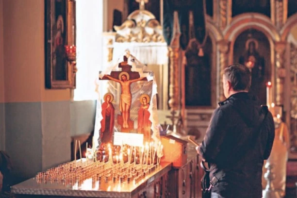 U JUNU SLAVIMO 3 VELIKA PRAZNIKA Ovo je detaljan crkveni kalendar