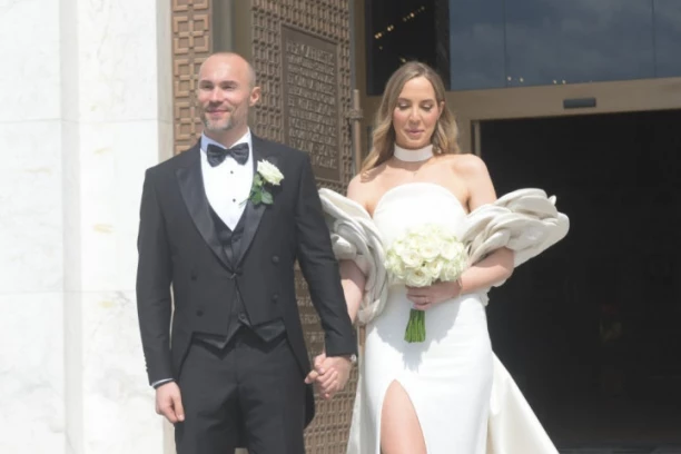 PORODIČNA IDILA ACE SOFRONIJEVIĆA: Harmonikaš otvorio vrata svog doma, kadrovi koji su sve raznežili!