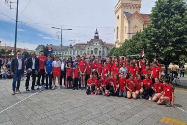 MALI SAJAM SPORTA STIGAO U ZRENJANIN: Na trgu održan zanimljiv program koji je izazvao dosta pažnje! (FOTO)