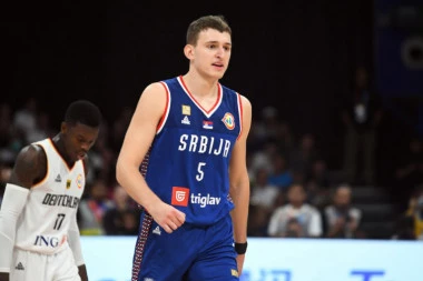 SVI PRIČAJU O DEVOJCI NIKOLE JOVIĆA! Kažu da je u srodstvu sa Đokovićem - a ovo je prava istina! EVO ČIME SE BAVI!