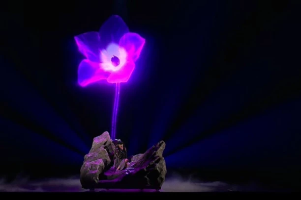 LILA RAMONDA ODUVALA NA EVROVIZIJI: Teya Dora izazvala OVACIJA u Švedskoj, njen nastup JEŽI DO KOSIJU! Au, kakva emocija (FOTO)