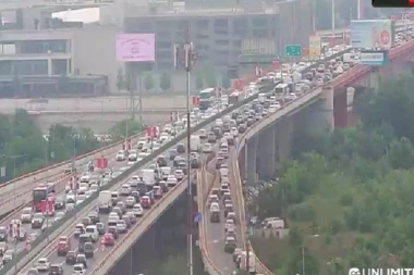 OVI DELOVI BEOGRADA SU ZATVORENI ZBOG POSETE SI ĐINPINGA: Velike gužve u prestonici (FOTO)(VIDEO)