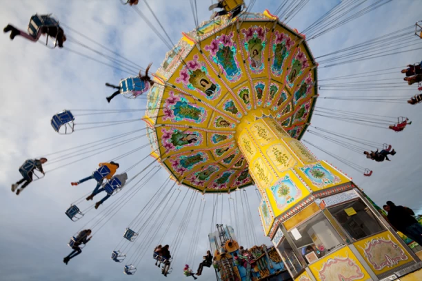 TRAGEDIJA U ZABAVNOM PARKU: Posetilac pao u nesvest na rolerkosteru, pa PREMINUO!