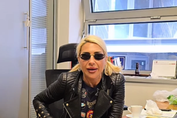 JOVANA JEREMIĆ OBJAVILA RAT KOLEGINICAMA: Napravila spisak DUŠEBRIŽNICA, zbog OVOGA im se ne piše dobro! (VIDEO)