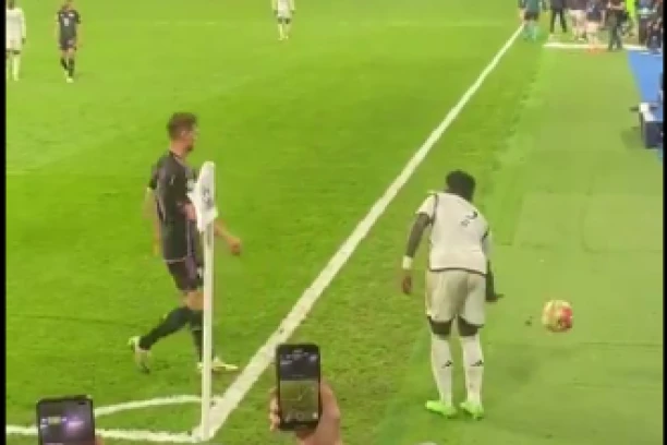 UTAKMICU REAL MADRIDA I BAJERNA OBELEŽILI NIZ SKANDALA: Ovaj prljav potez Vinisijusa će vas šokirati! (VIDEO)