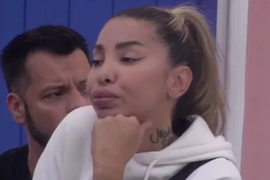 ANELI ZAPROSILA SAMU SEBE, JANJUŠ JE ODUVAO: Ovakav blam se ne pamti, ZGRABILA PRSTEN i proglasila se VERENICOM!