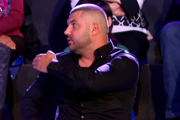 ASMIN UŽIVO NA PINKU PRIZNAO DA LI JE TUKAO ANELI: Razbila mi je flašu u GLAVU jer joj nisam dao NARKOTIKE!
