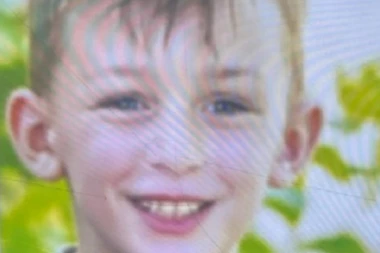 NESTAO DESETOGODIŠNJI DEČAK: Ušao u autobus i od tada mu se gubi svaki trag!