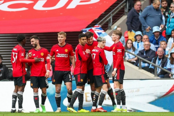 NA POMOLU TRAMPA IZMEĐU JUNAJTEDA I BARSELONE: Crveni-đavoli ponudili jednog od najboljih igrača Kataloncima!