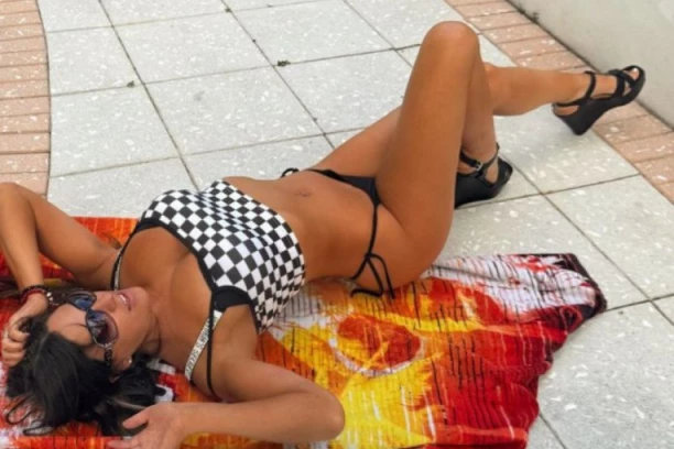 OSTAVILA JE PRATIOCE U TRANSU: Nekada je delila pravdu na fudbalskim utakmicama! Nije za one sa slabim srcem! (FOTO GALERIJA)